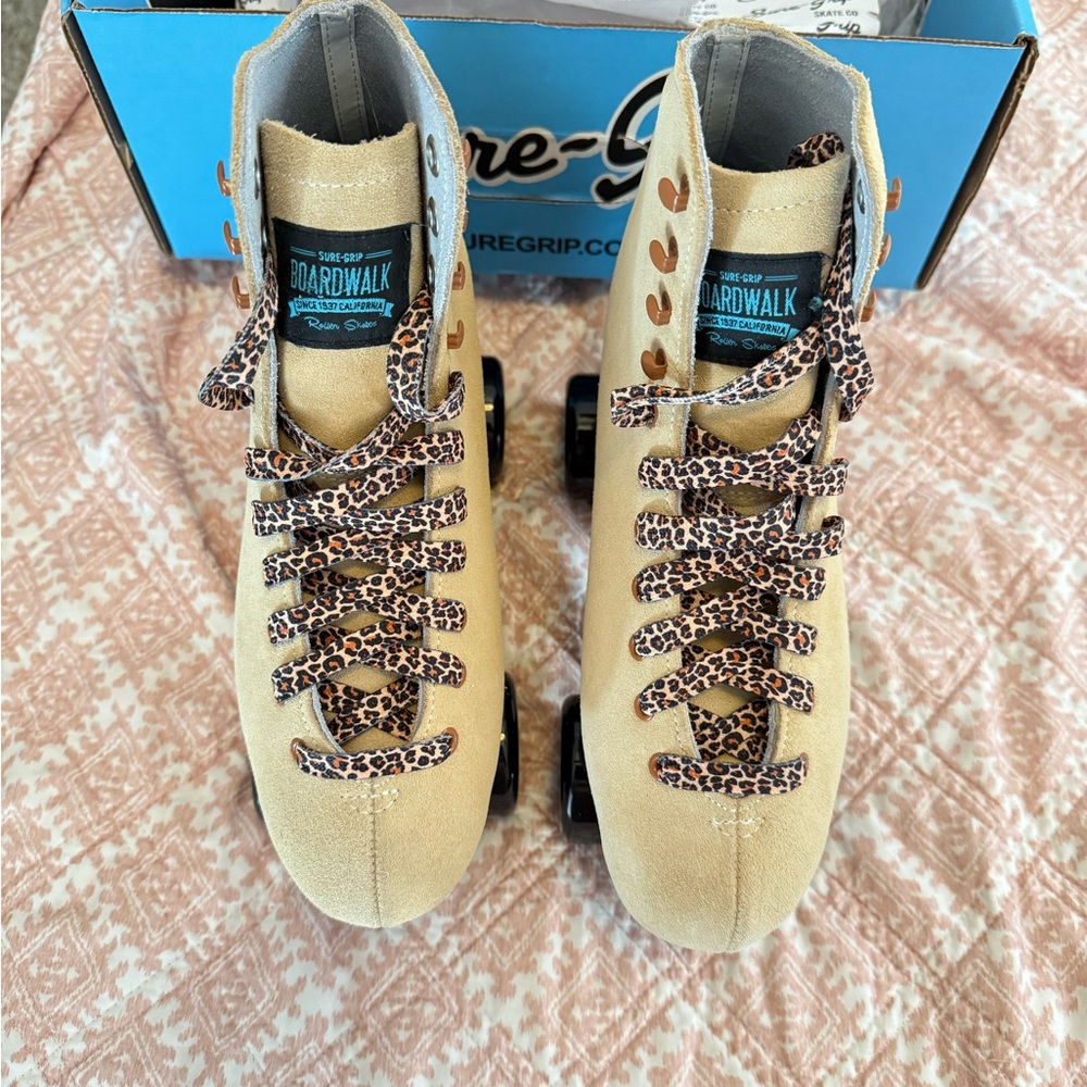 Sure-Grip Boardwalk Tan Retro Skates - Picture 4 of 12